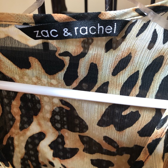 Ladies Light weight blouse - Picture 2 of 3